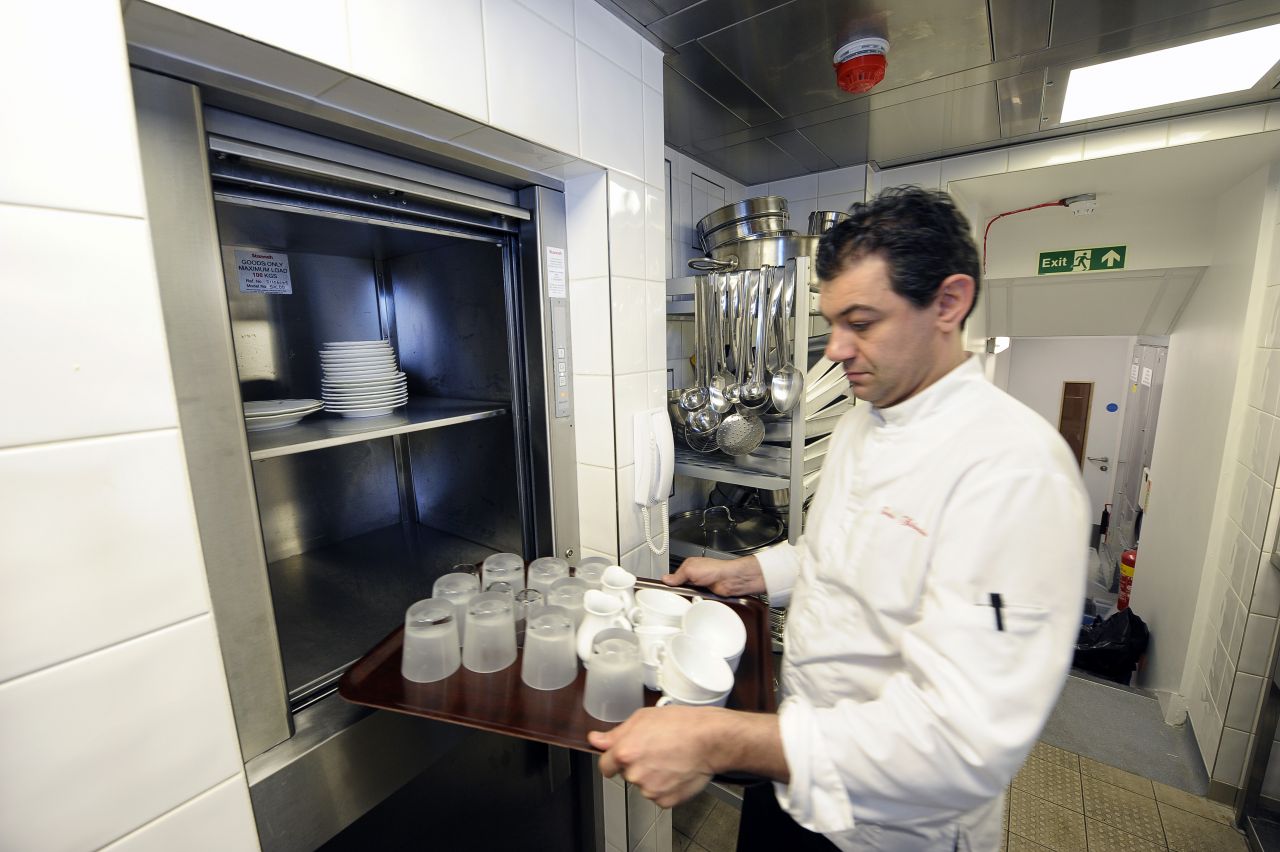 Supplier dumbwaiter terpercaya